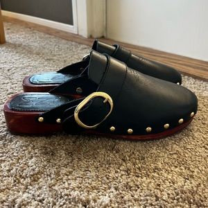 Mango Leather Clogs